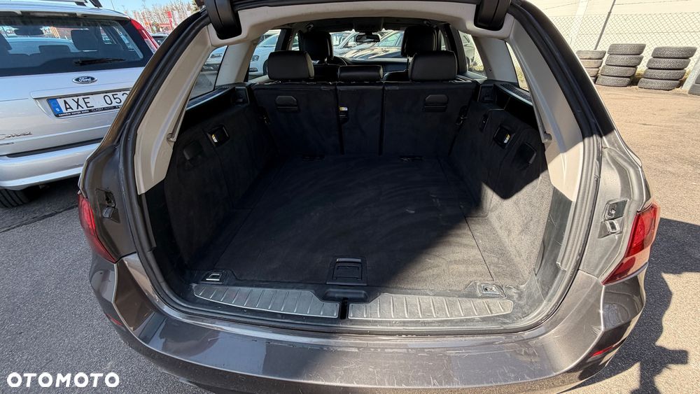 BMW Seria 5 520d Luxury Line - 28