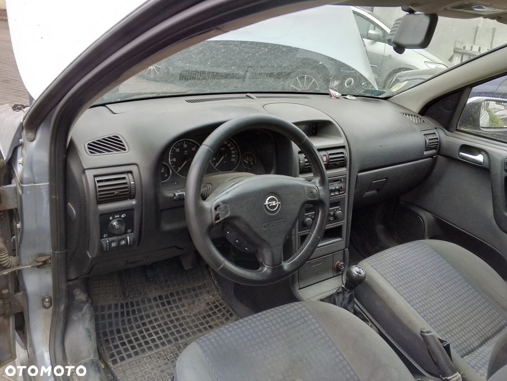 Opel Astra G (03r.) 1.7 CDTI 80KM. Silnik Z17DTL Skrzynia M79/F17 W355  lakier 4AU.Cały na części. GWARANCJA !!!  Przód Tył Zestaw Komplet Drzwi Klapa Zderzak Błotnik Maska Grill Atrapa Szyba Pas Lampa Lusterko Boczki Fotel Kanapa Kokpit Deska Rozdzielcza Przełącznik Włącznik Sterownik Przewody Wiązka Instalacja Moduł Komputer Czujnik Listwa Pompa Alternator Wtryski Głowica Rozrusznik Kompresor Sprzęgło Dwumas Silnik Skrzynia ABS Klimatyzacji Paliwa Wspomagania Kolektor Turbina Przepustnica Zawór Chłodnica Koło Hak Belka Sanki Zawieszenie Mcpherson Półoś Amortyzator Wydech Tłumik Zacisk Most - 7