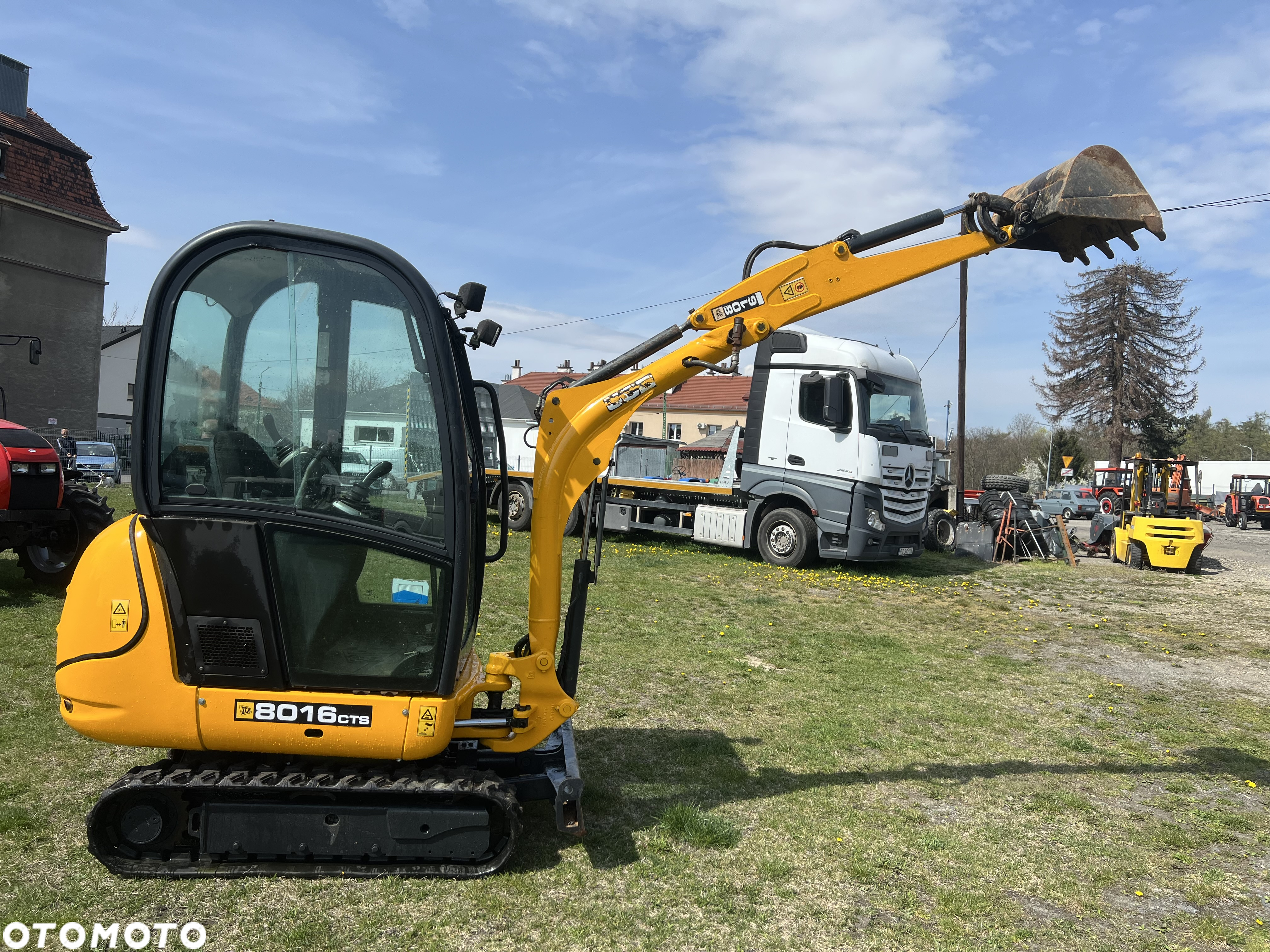 JCB 8016 - 3