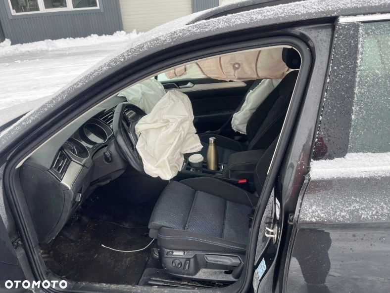 Volkswagen Passat - 2