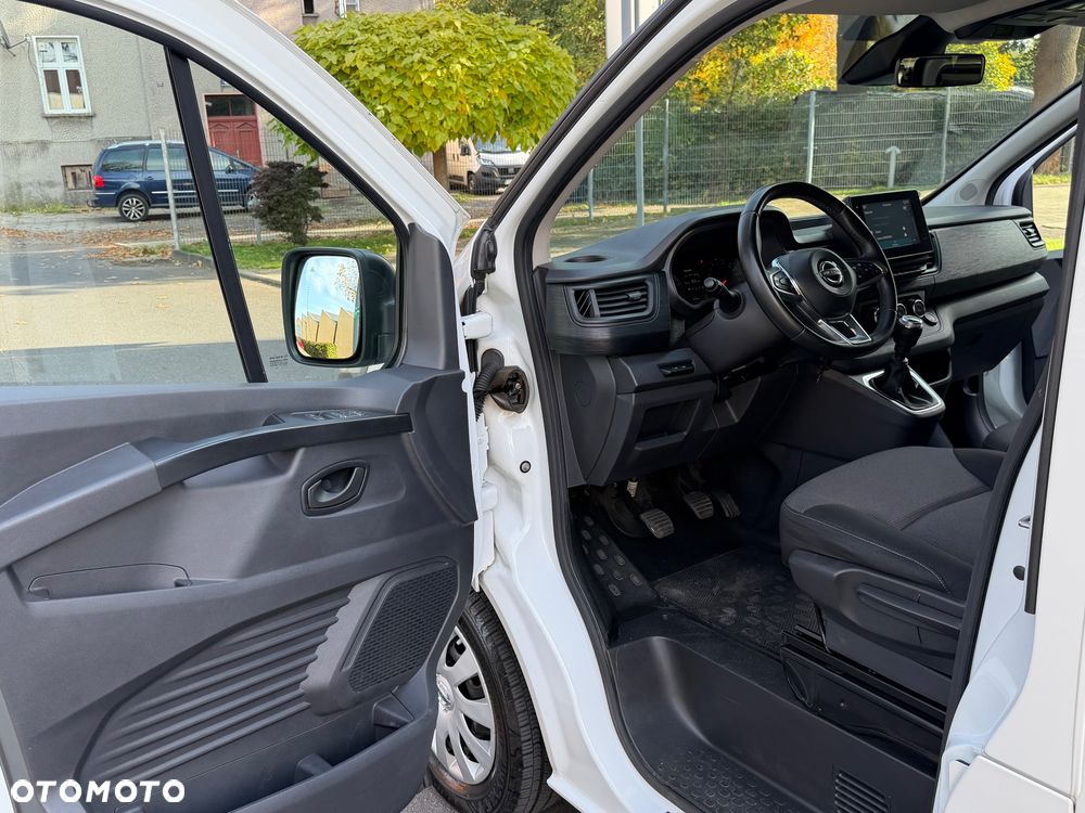 Nissan NV300 - 23