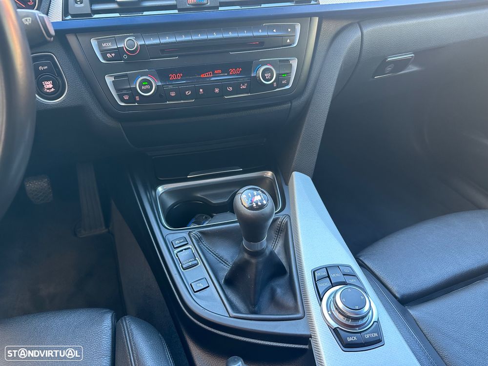 BMW 320 d Pack M - 10