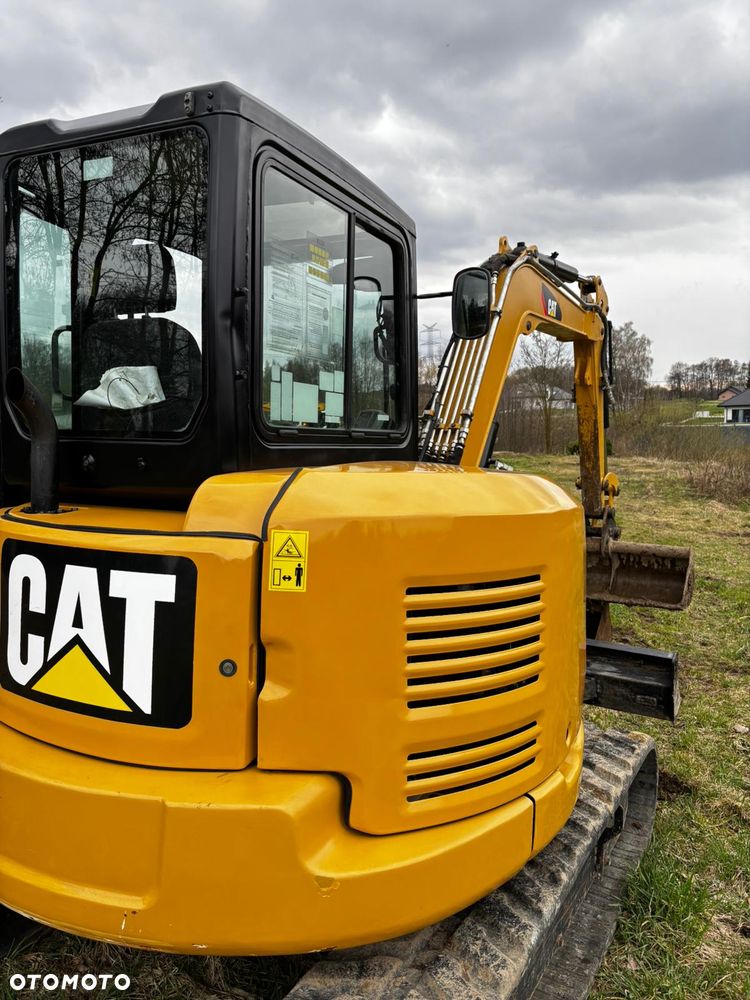 Caterpillar - 37