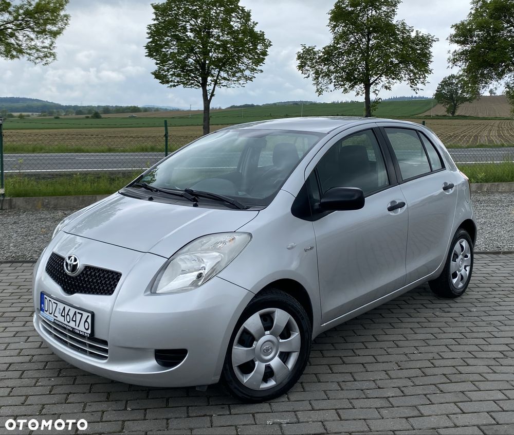 Toyota Yaris - 1