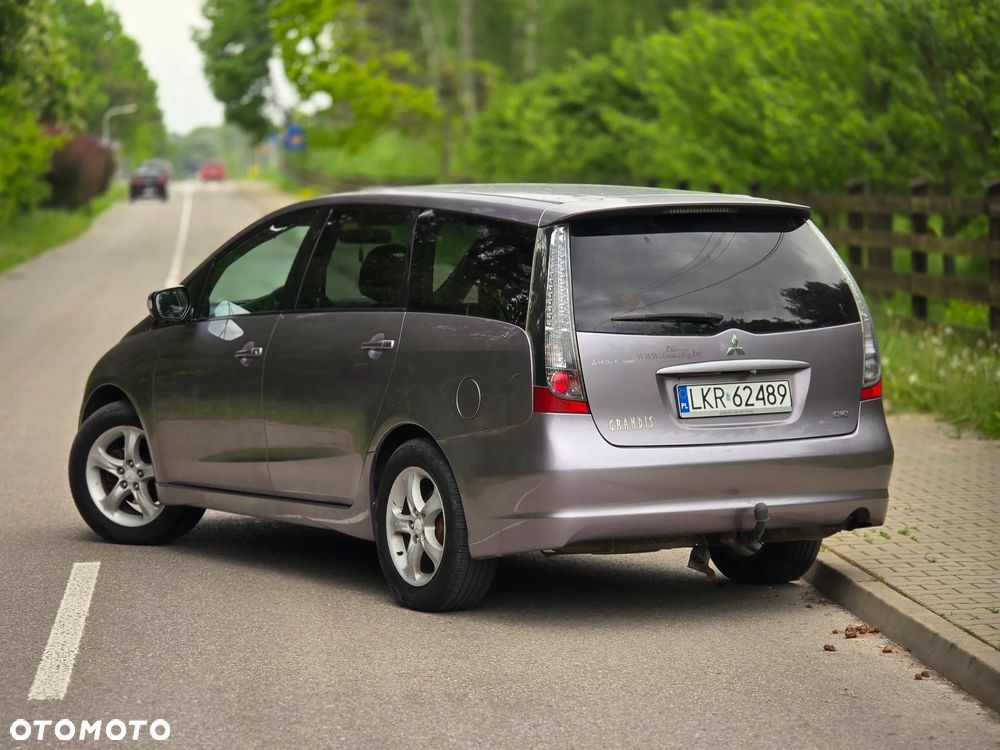 Mitsubishi Grandis 2.0 DI-D 7-Sitzer Intense - 3