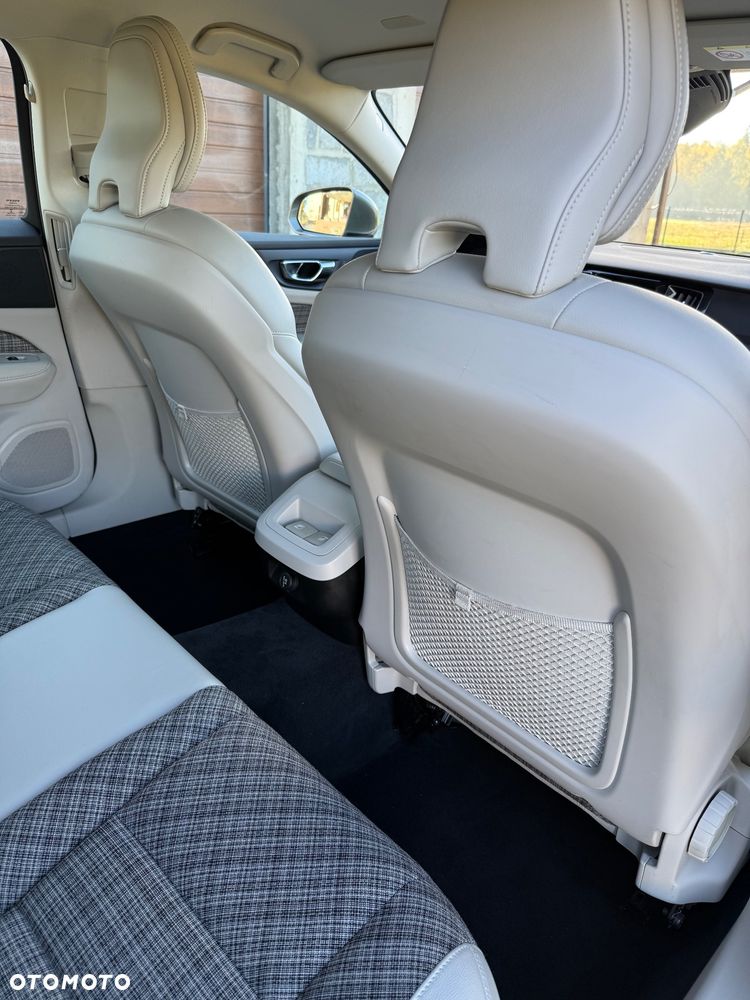 Volvo V60 D4 Momentum Pro - 15