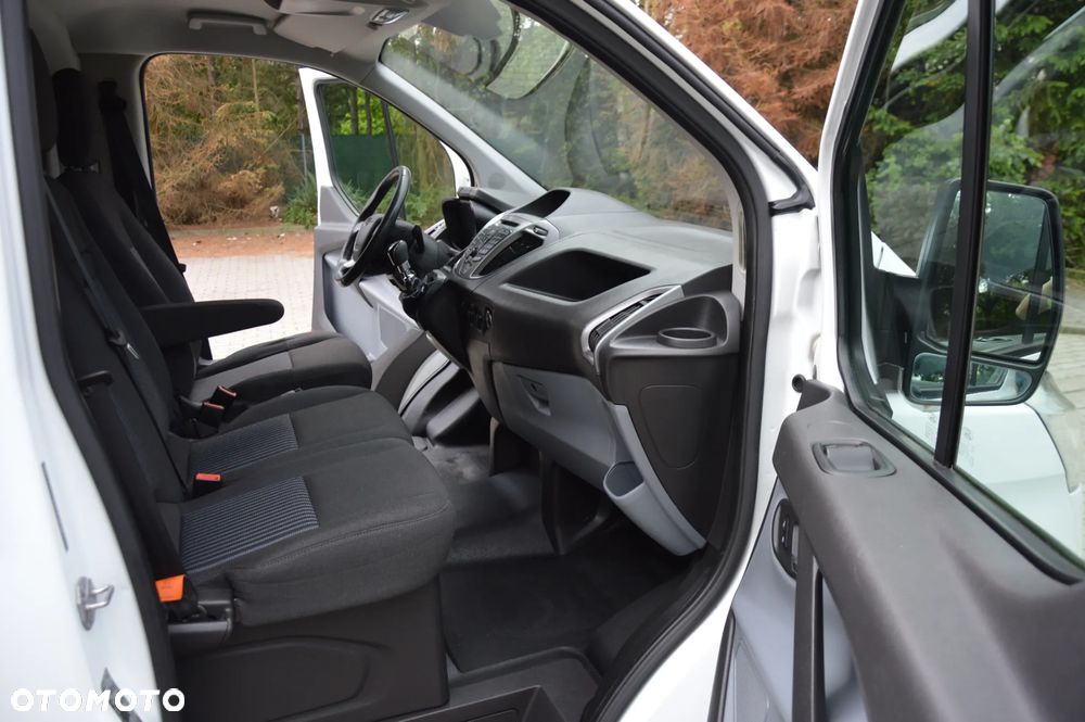 Ford TRANSIT CUSTOM L2H1 - 11