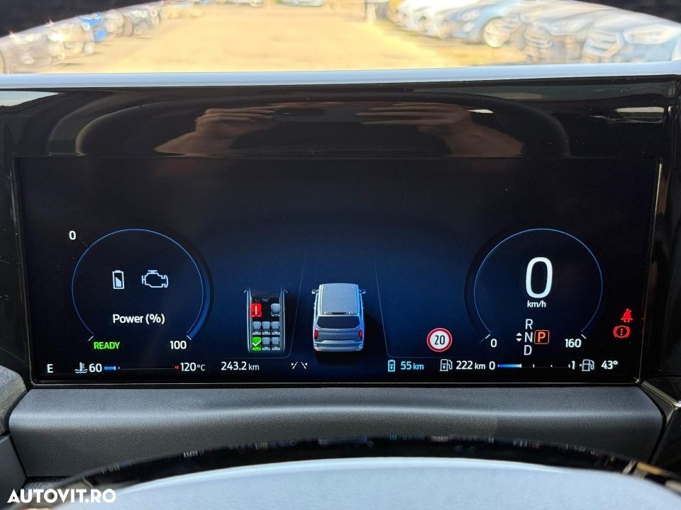 Ford Tourneo Custom - 32