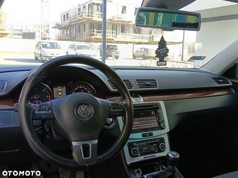 Volkswagen Passat 1.6 TDI BlueMotion Technology Highline - 6