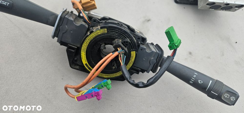 Przełącznik zespolony manetki taśma airbag Volvo V70 II 2003r 8685371 - 4