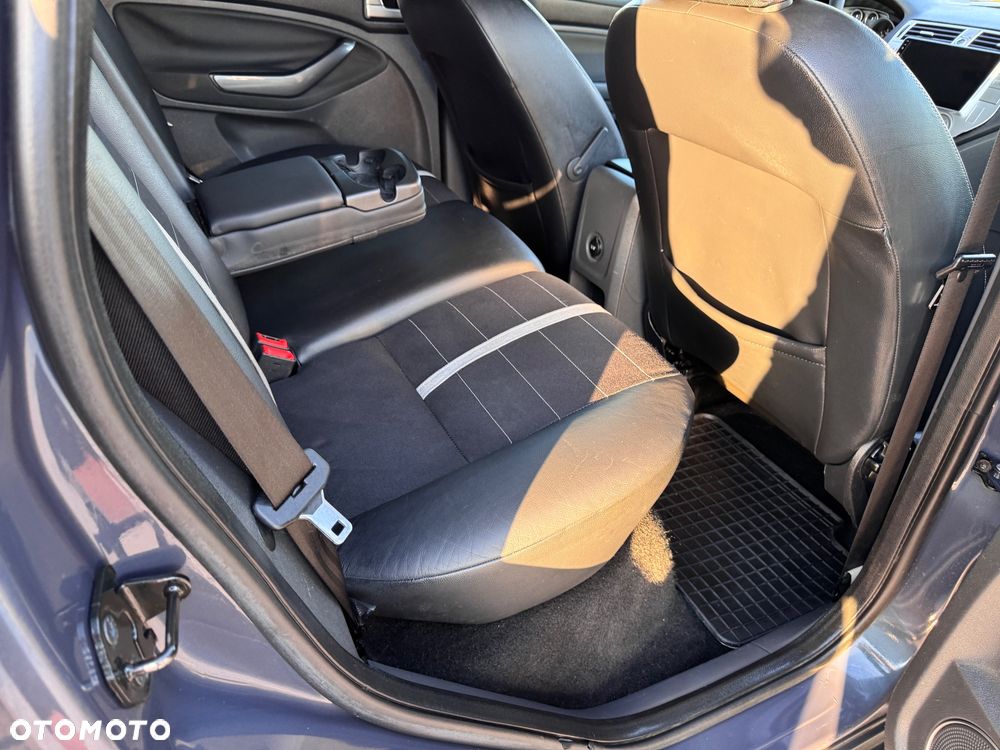Ford Kuga 2.0 TDCi 4WD Titanium - 22