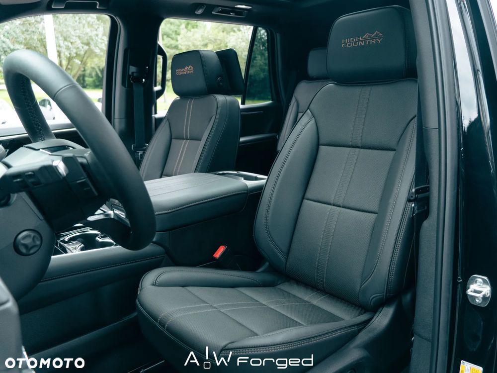 Chevrolet Tahoe - 25