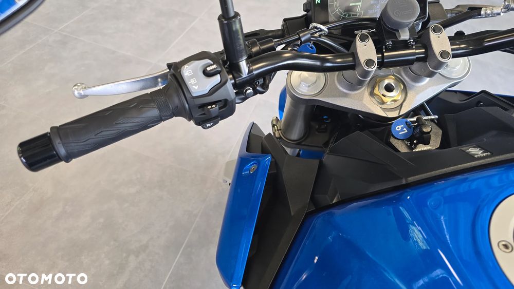 Suzuki GSX - 7