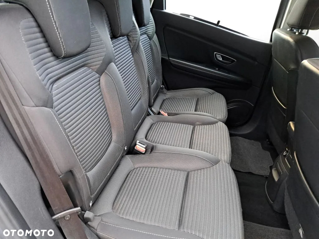 Renault Grand Scenic - 17