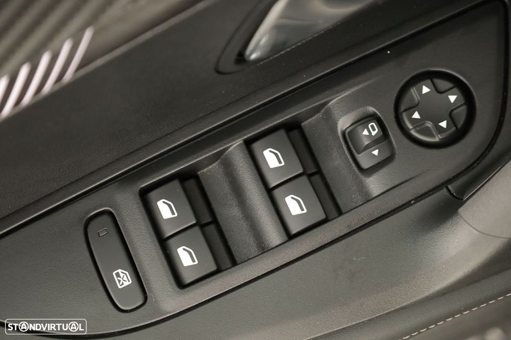 Peugeot e-2008 54 kWh Allure - 21