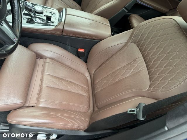 BMW X7 - 36