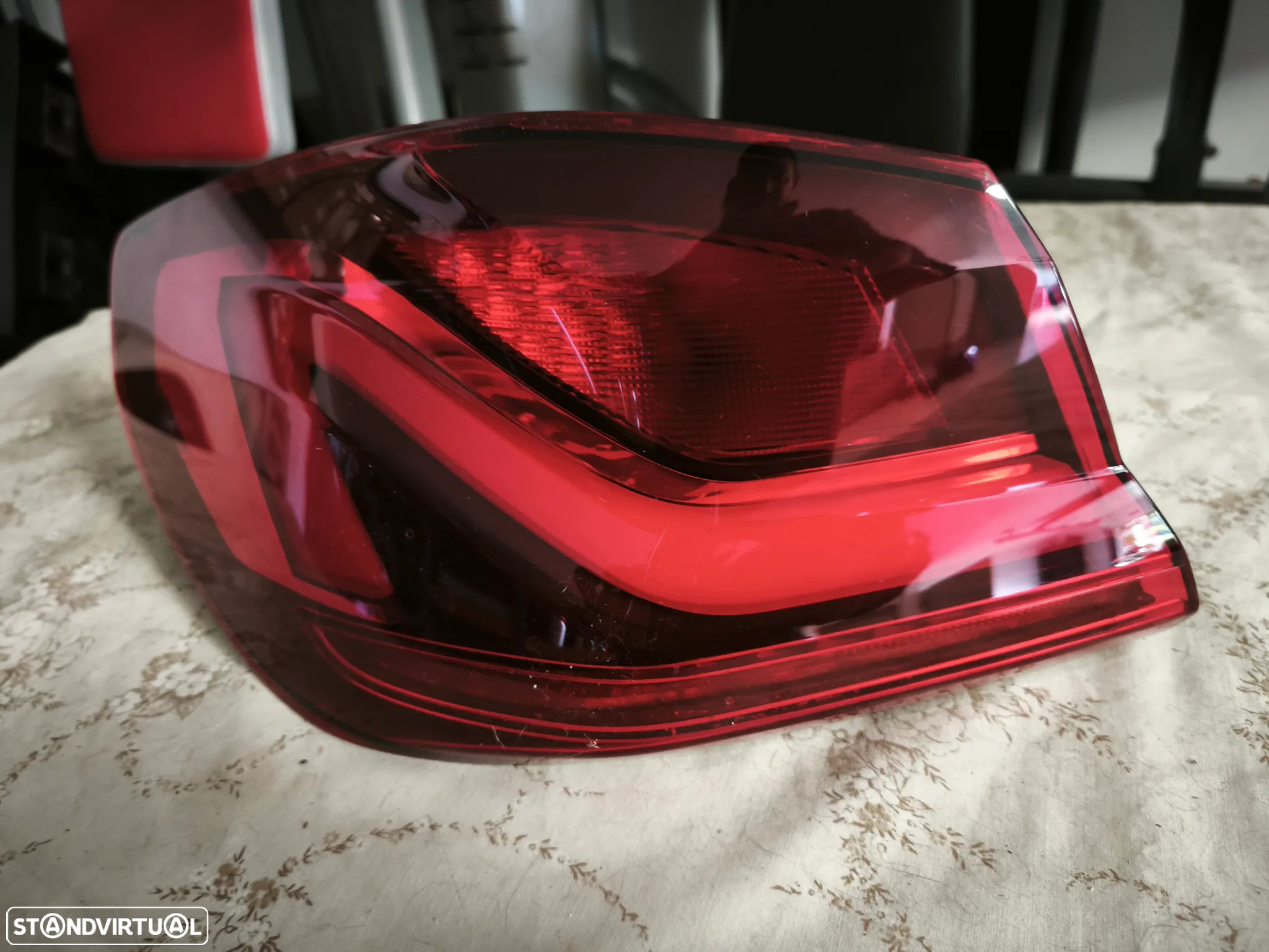 Farolim traseiro esquerdo painel BMW F40 led - 2