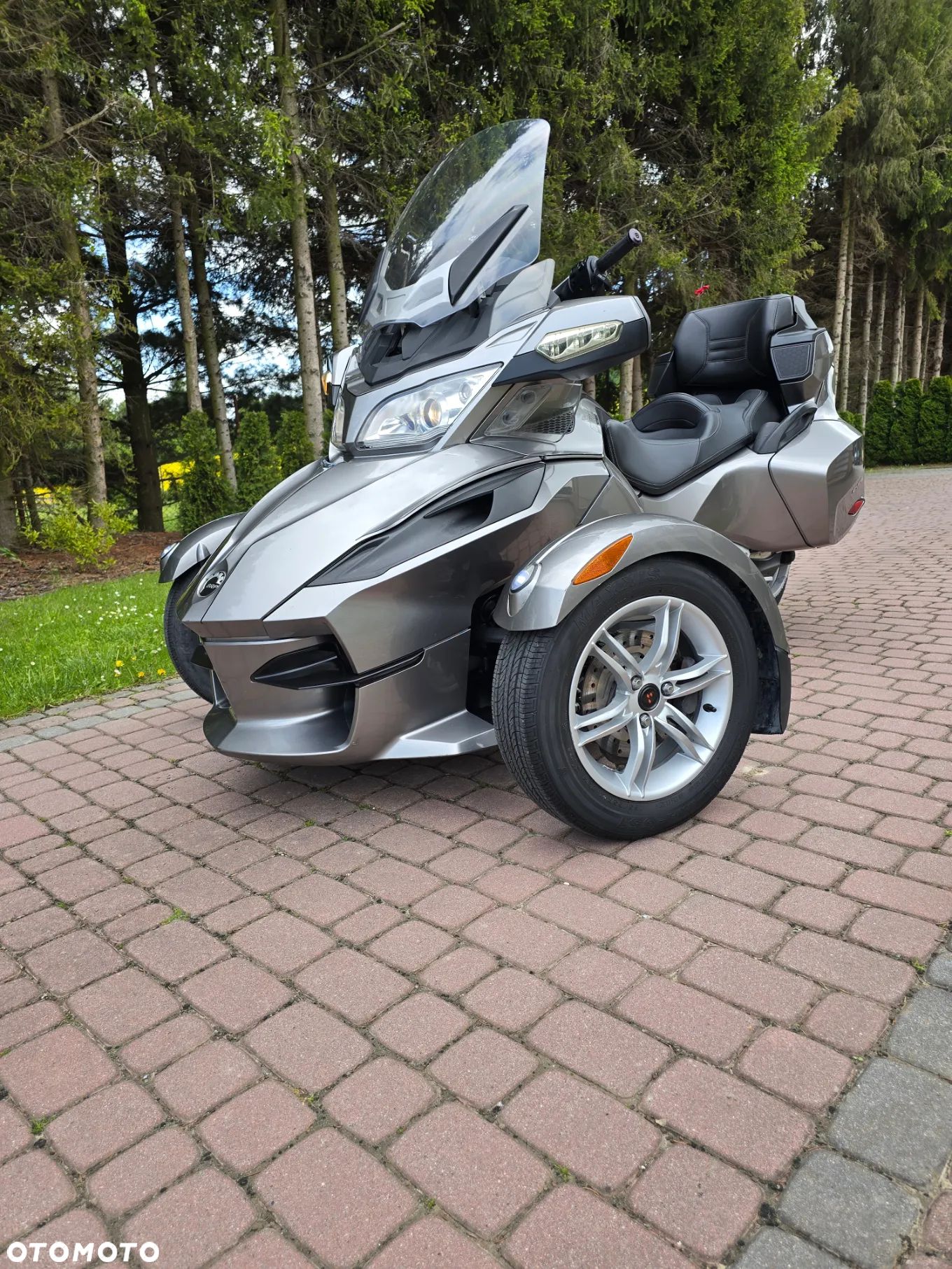 Can-Am Spyder - 1