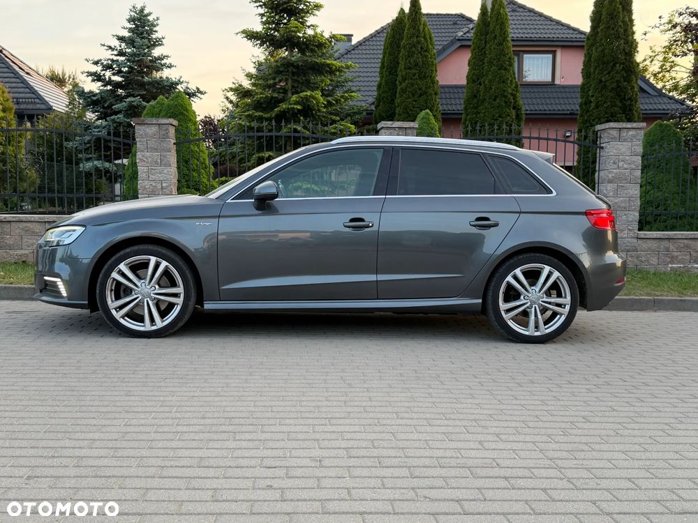 Audi A3 Sportback 1.4 TFSI e-tron S line Sportpaket - 2