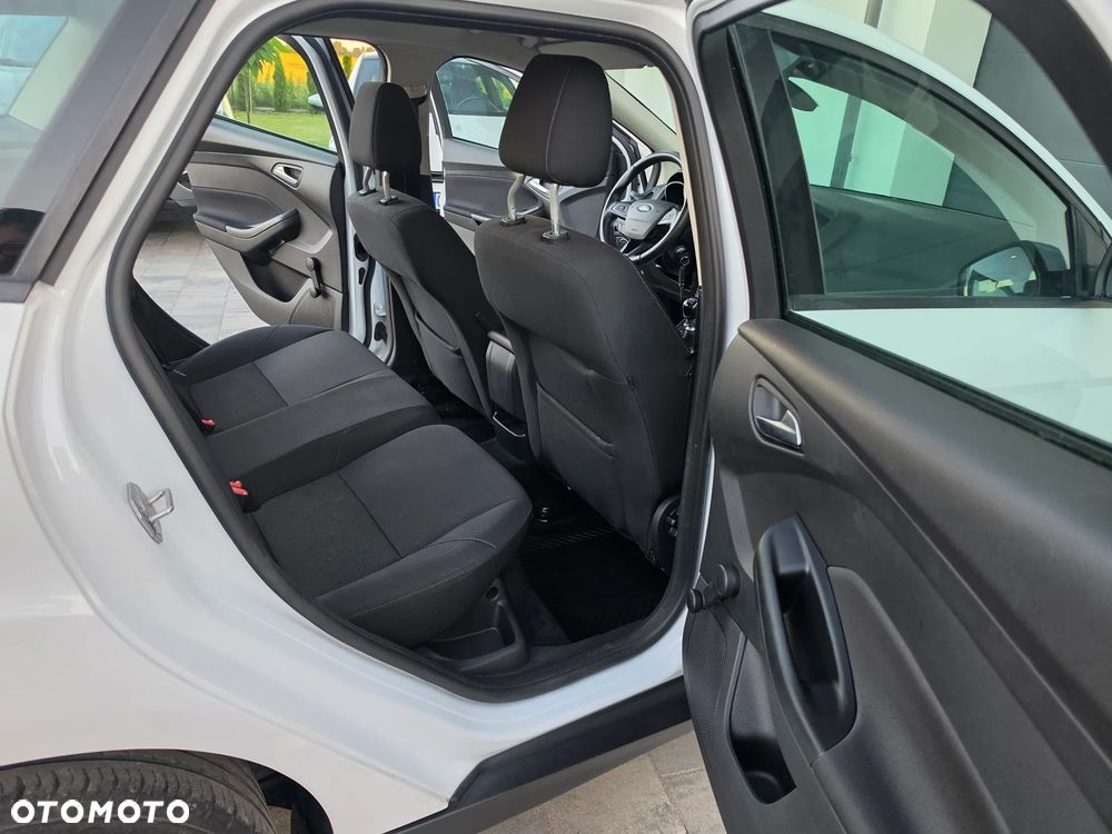 Ford Focus 1.5 TDCi SYNC Edition - 23