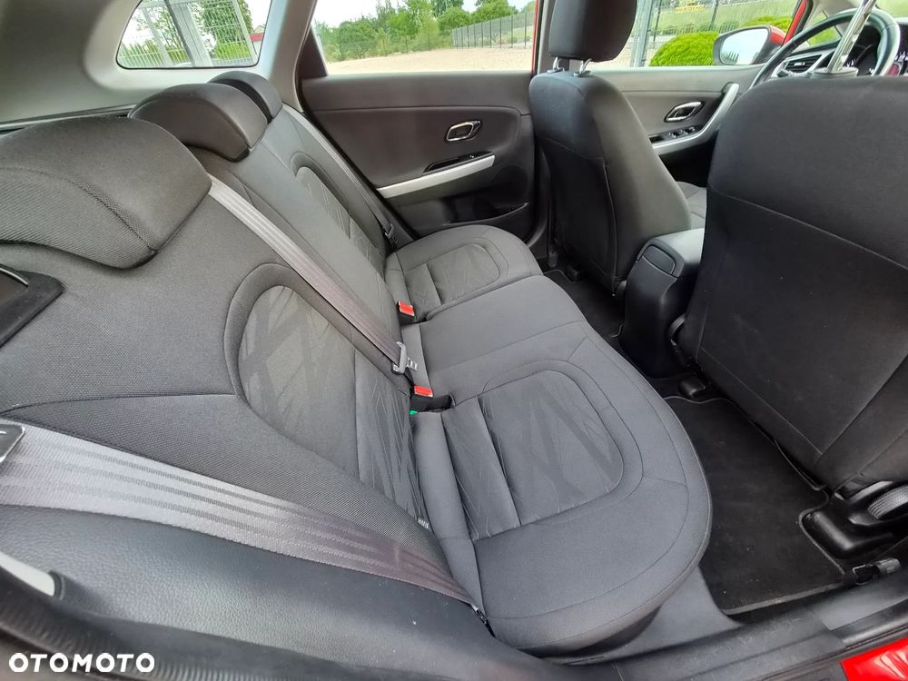 Kia Ceed 1.6 GDI Dream Team Edition - 9