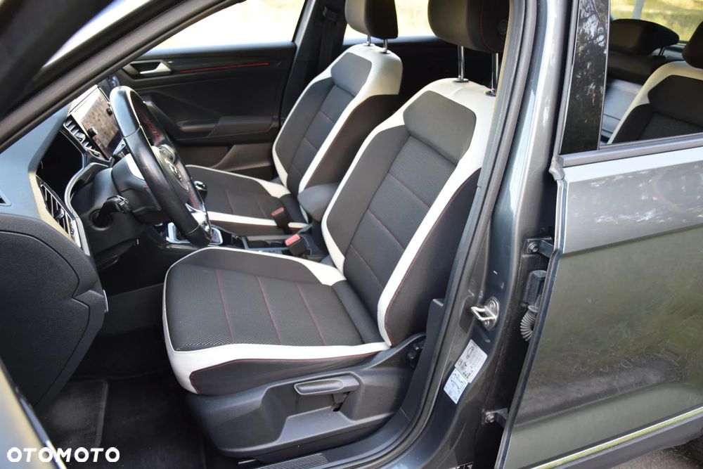 Volkswagen T-Roc 1.5 TSI ACT Premium - 18