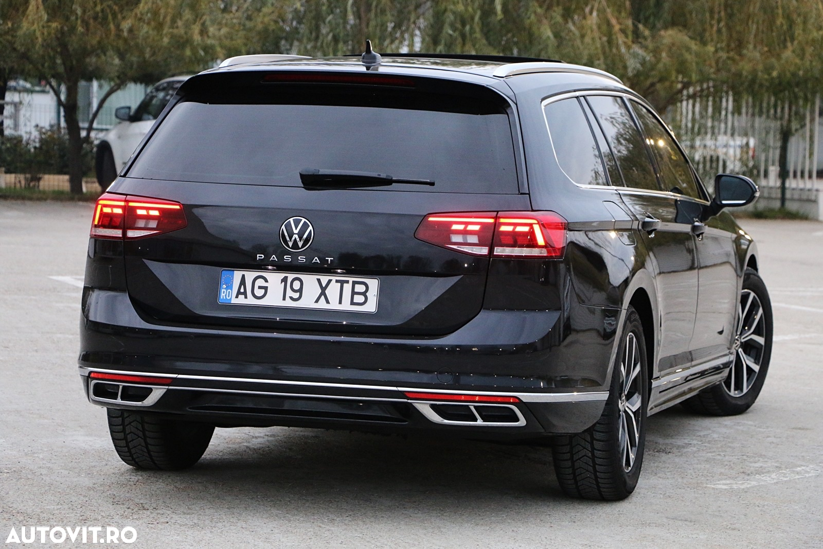Volkswagen Passat Variant 2.0 TDI DSG R Executive - 14