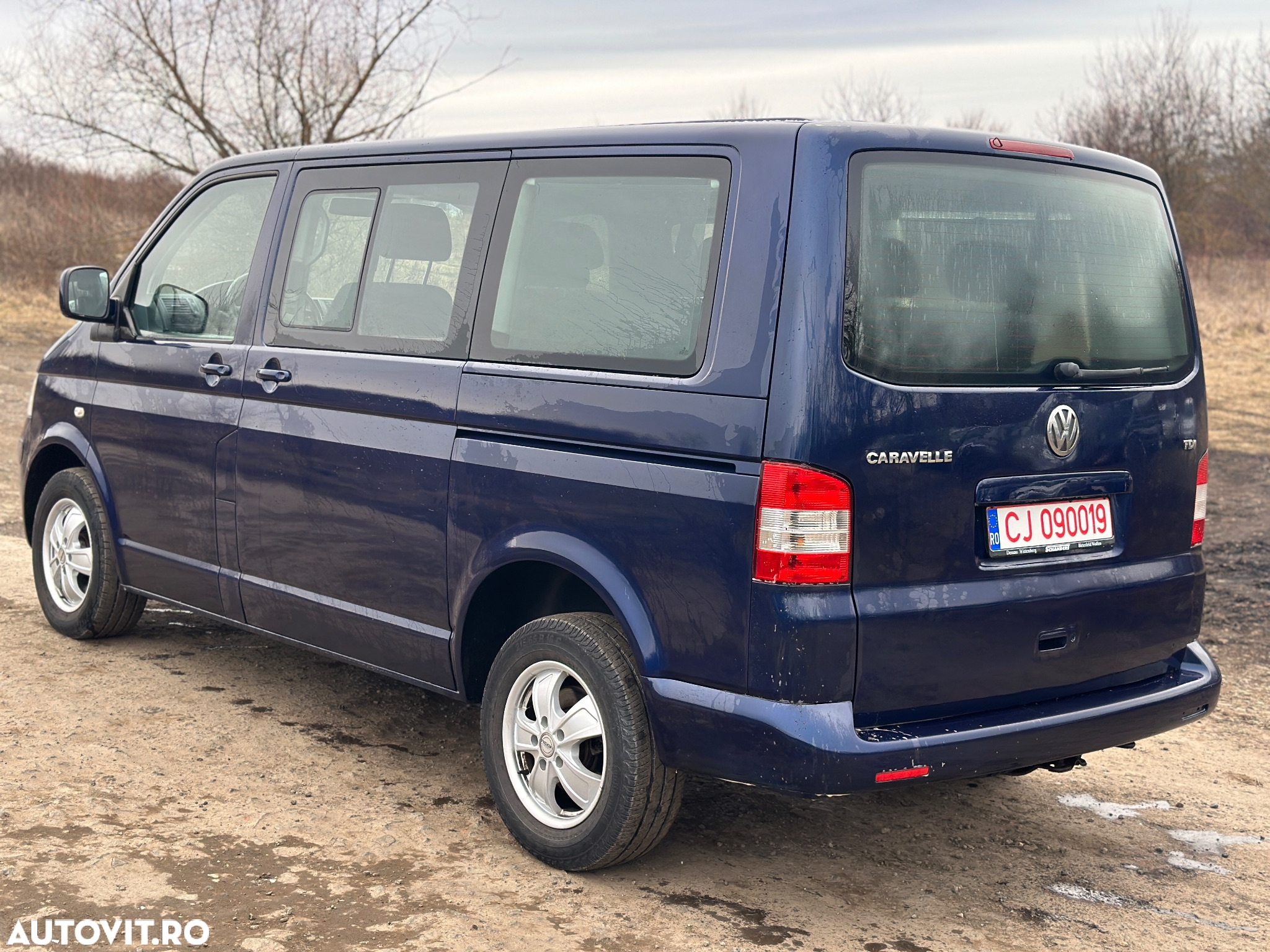 Volkswagen Caravelle - 3