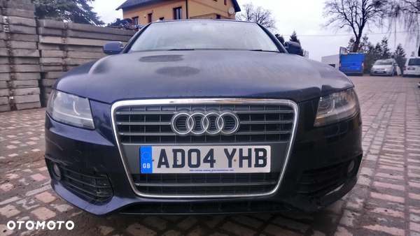 ZDERZAK PRZÓD AUDI A4B8 LŻ5A