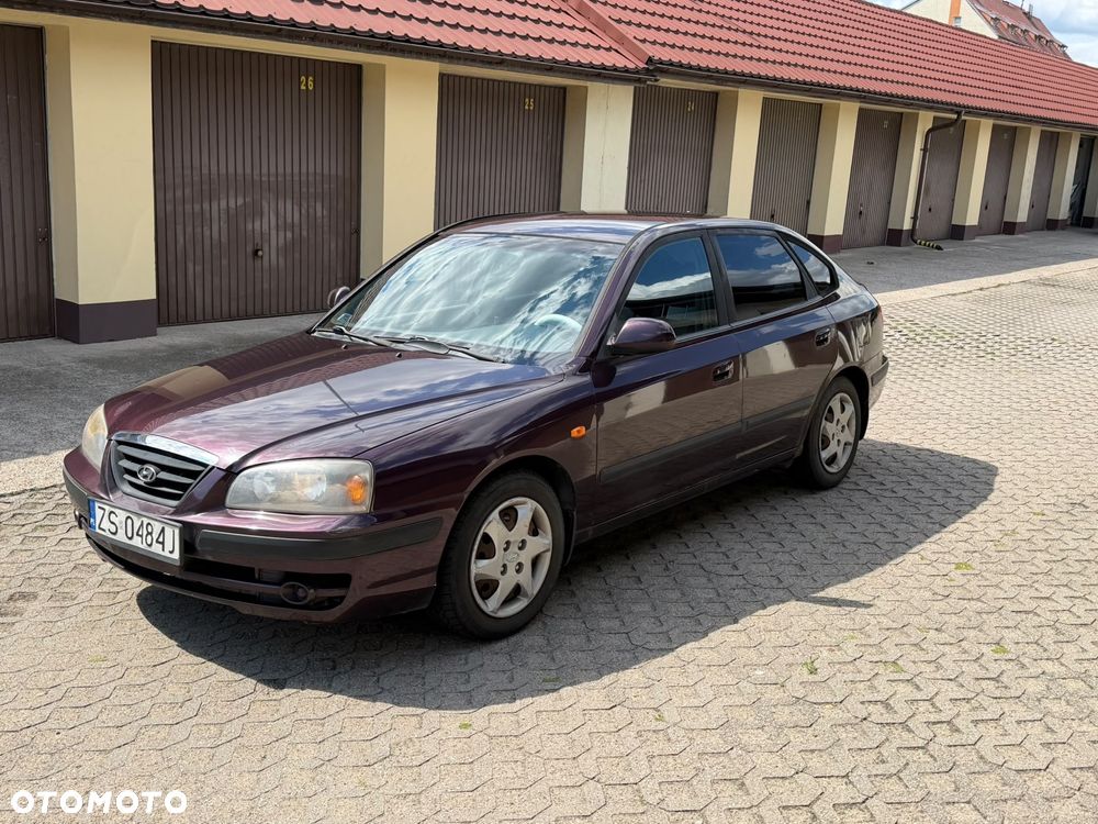 Hyundai Elantra - 1