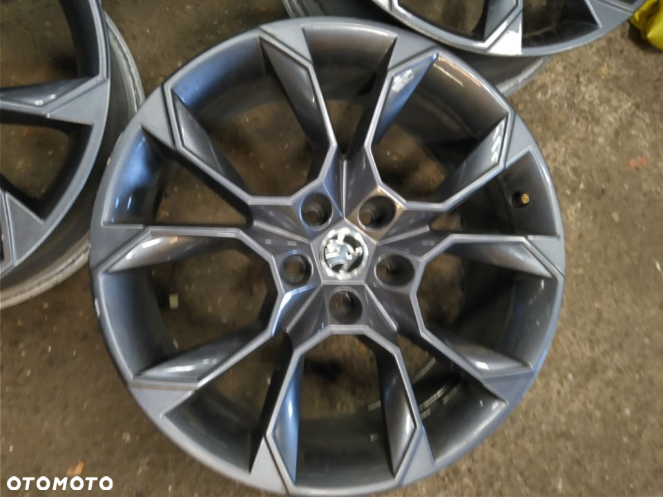 Felgi SKODA OCTAVIA 3 III RS 7.5" x 19" 5x112 ET 51 - 6