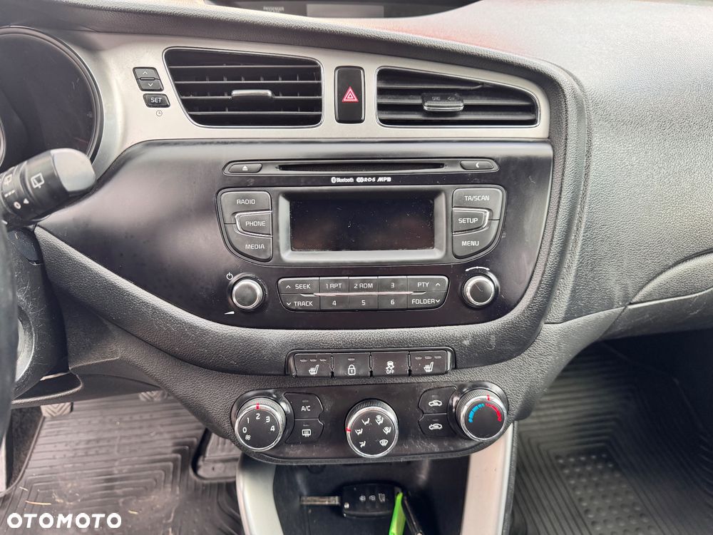 Kia Ceed 1.6 GDI Fifa World Cup Edition - 14
