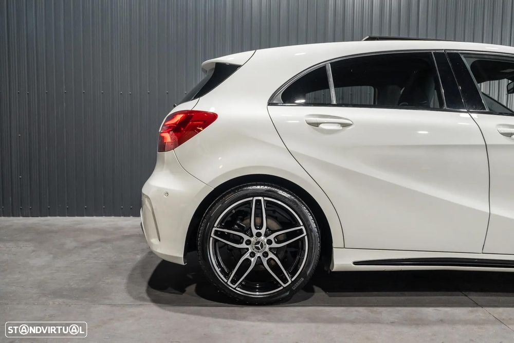 Mercedes-Benz A 180 AMG Line - 41