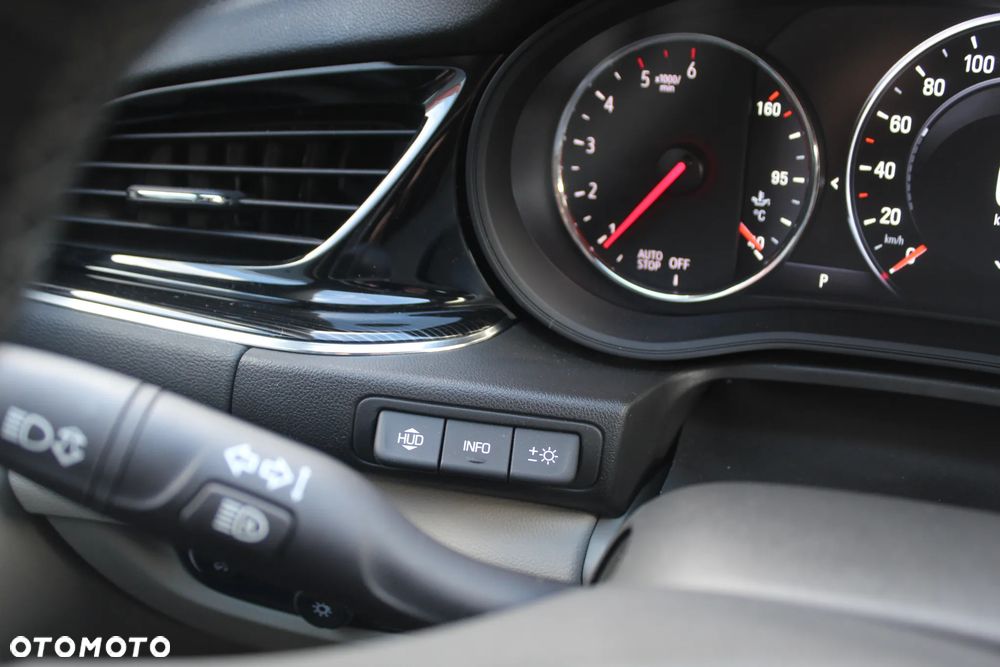 Opel Insignia - 22