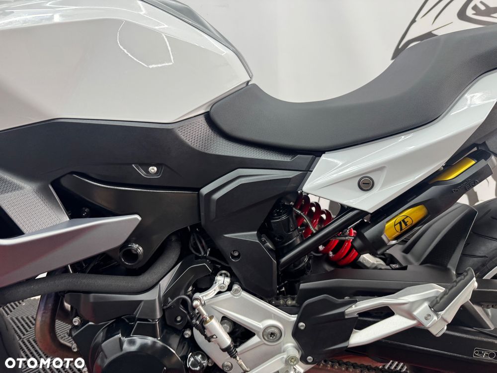BMW XR - 16
