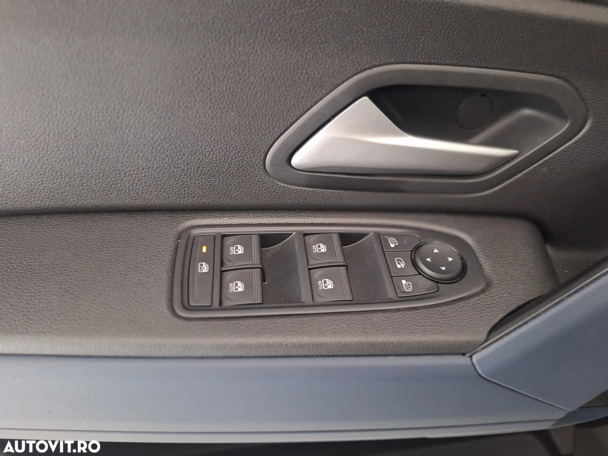 Dacia Duster HEV 140 Journey - 11
