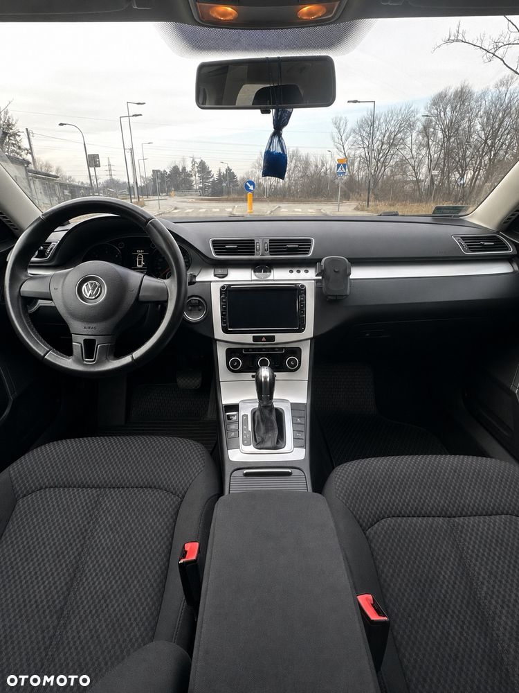 Volkswagen Passat 2.0 TDI DSG BlueMotion Technology Comfortline - 4