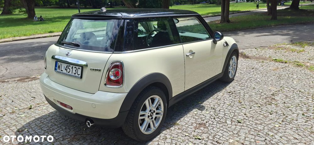 MINI Cooper Standard - 2