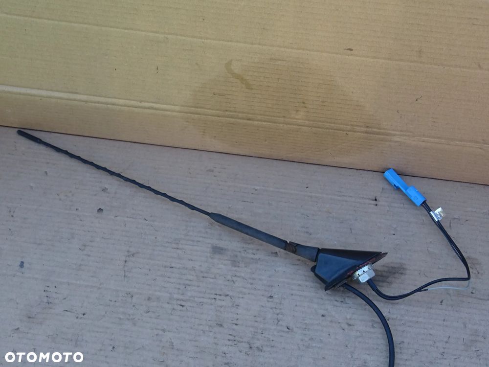 ANTENA DACHOWA DO RADIA WZMACNIACZ SPRYSKIWACZ OPEL VECTRA C HB GTS - 2