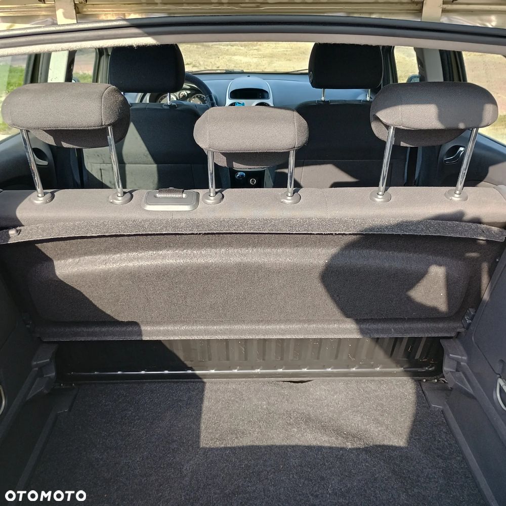 Opel Corsa 1.2 16V Enjoy - 8