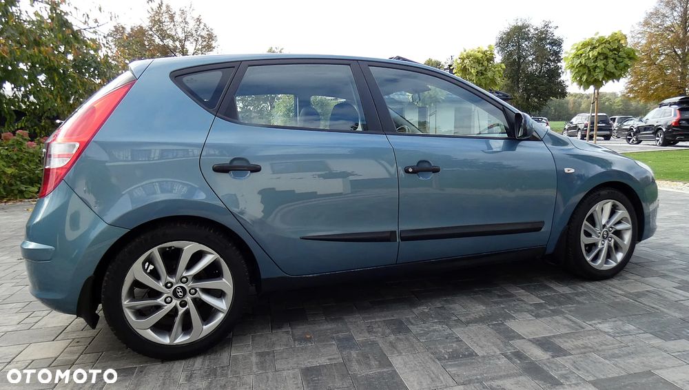 Hyundai i30 1.4 Comfort World Cup - 23