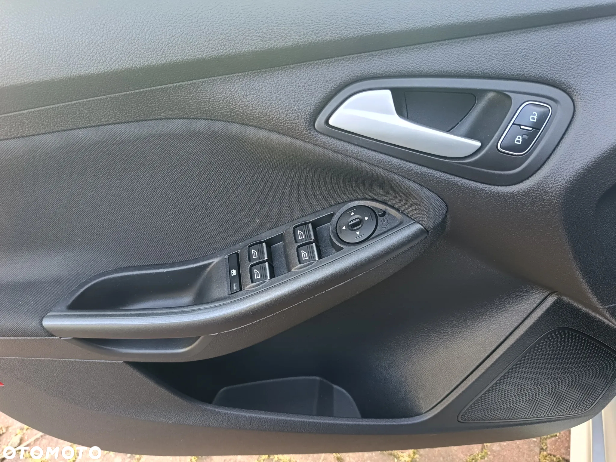 Ford Focus Turnier 1.5 EcoBoost Start-Stopp-System ST-LINE - 32