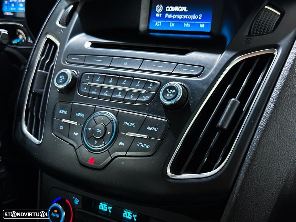 Ford Focus 1.6 TDCi Titanium — fotografia 33