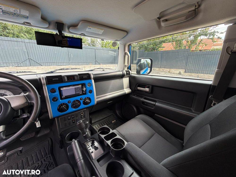 Toyota FJ - 11
