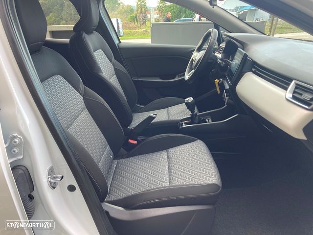 Renault Clio 1.0 TCe Exclusive - 30