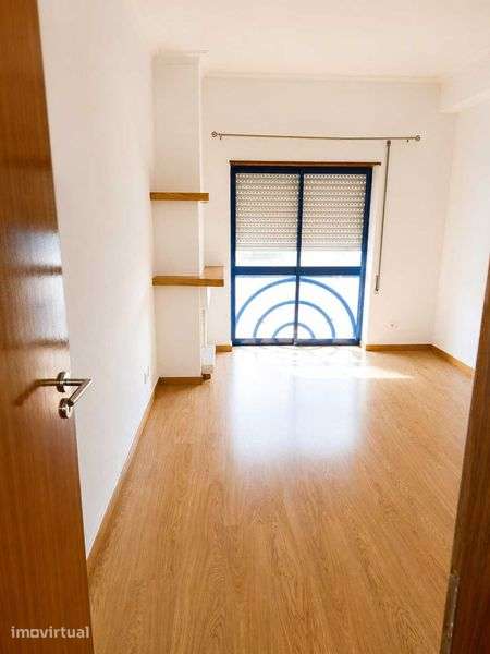 Apartamento T3 com Suite – Centro de Miranda do Corvo – 100 m² - Grande imagem: 2/7