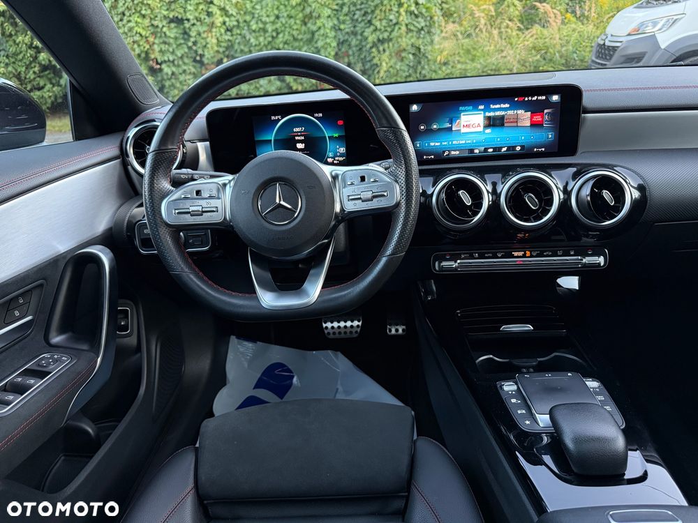 Mercedes-Benz CLA 250 e 8G-DCT AMG Line - 19