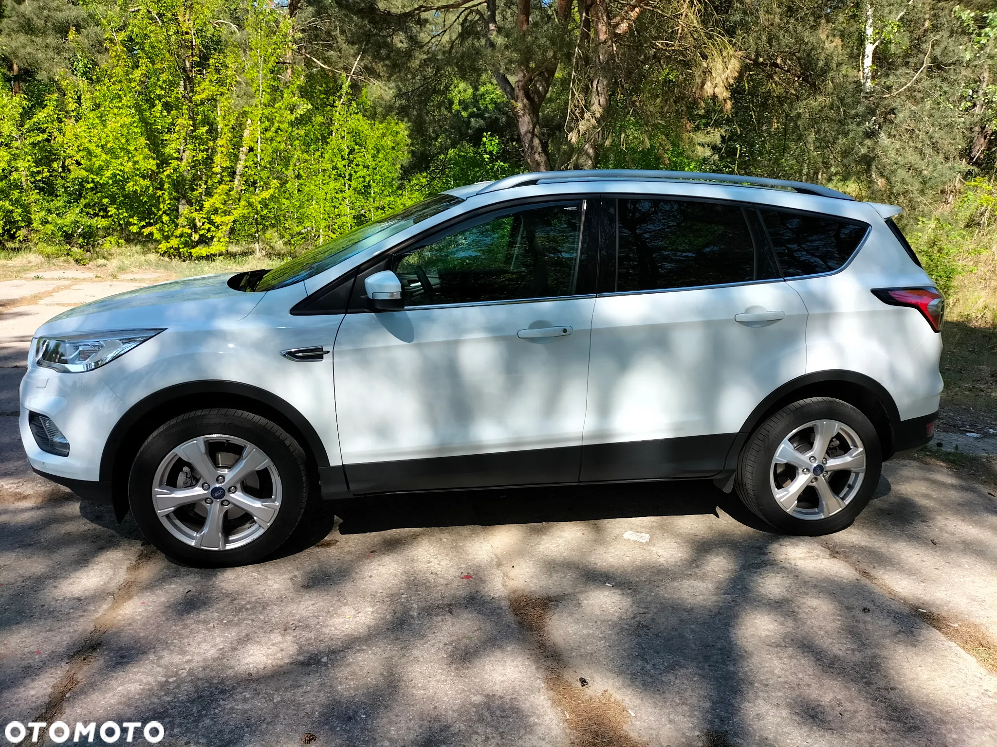 Ford Kuga 1.5 EcoBoost 2x4 Titanium - 3