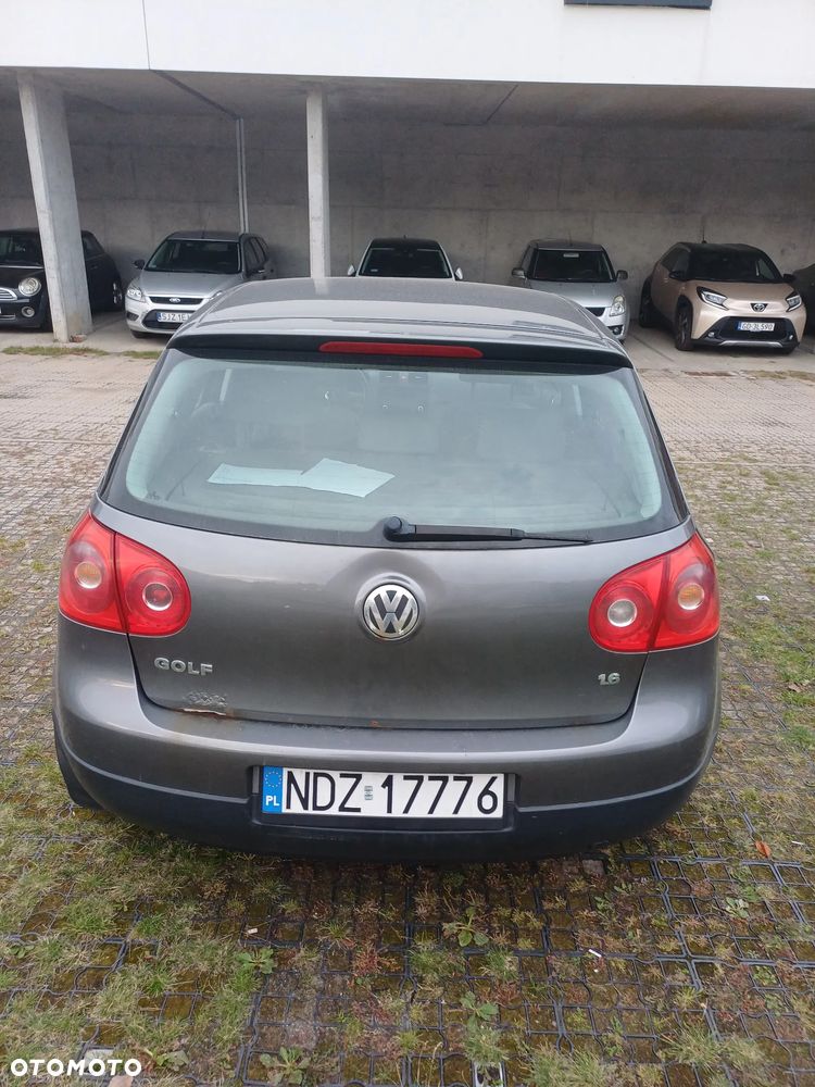 Volkswagen Golf 1.6 Comfortline - 6