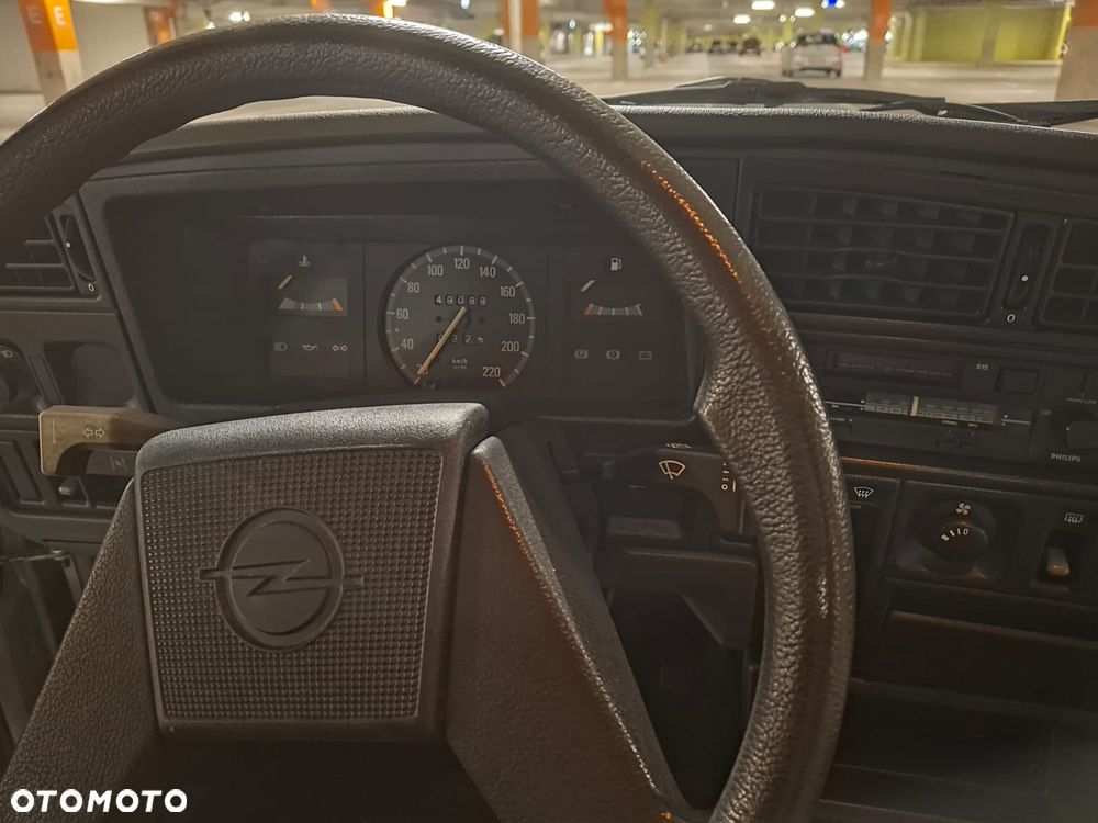 Opel Ascona 1.6 Exclusive - 10